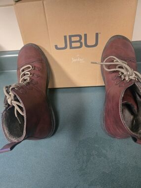 JBU Women's Burgundy Lace-Up Hiking Boots